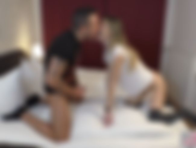 MellyBunnyLuder Porno Video: 1. s*xDATE mit User Andy. schl**kt die Lady sein sper*a?